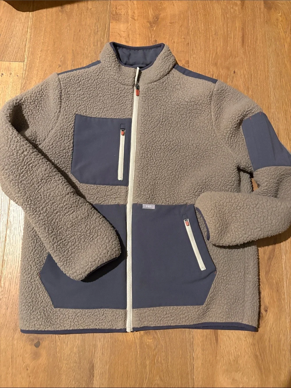 Figs On Shift Gray Sherpa - Picture 1 of 6